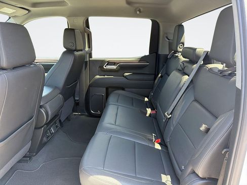 Used 2025 GMC Sierra 1500 SLT AWD/4WD image 26
