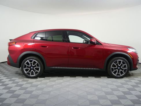 Certified 2024 BMW X2 xDrive28i image 2