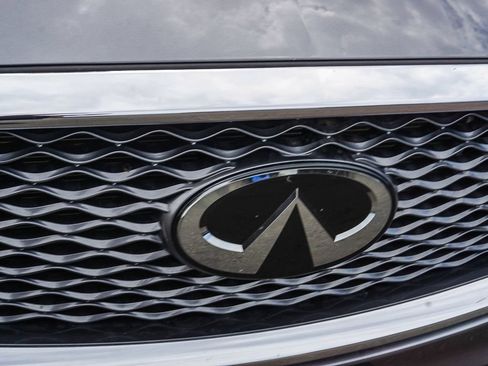 Used 2020 INFINITI QX50 Luxe w/ Navigation Package FWD image 11