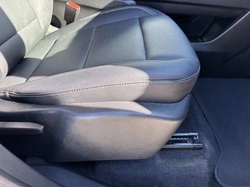 Certified 2025 Chevrolet Traverse LT image 12