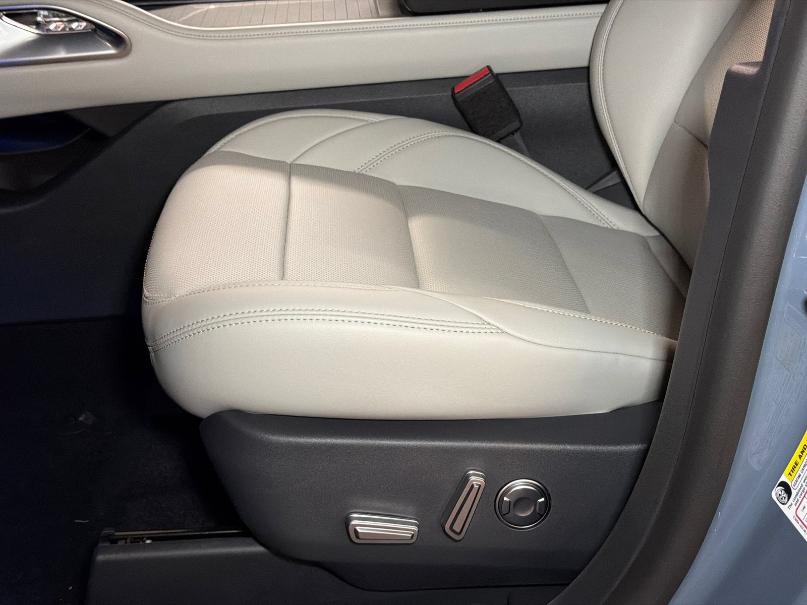 New 2026 Lincoln Nautilus Premier w/ Equipment Group 102A AWD/4WD image 19