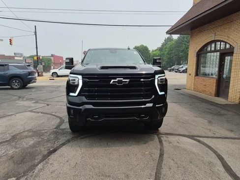 Used 2024 Chevrolet Silverado 3500 LTZ w/ LTZ Plus Package AWD/4WD image 4