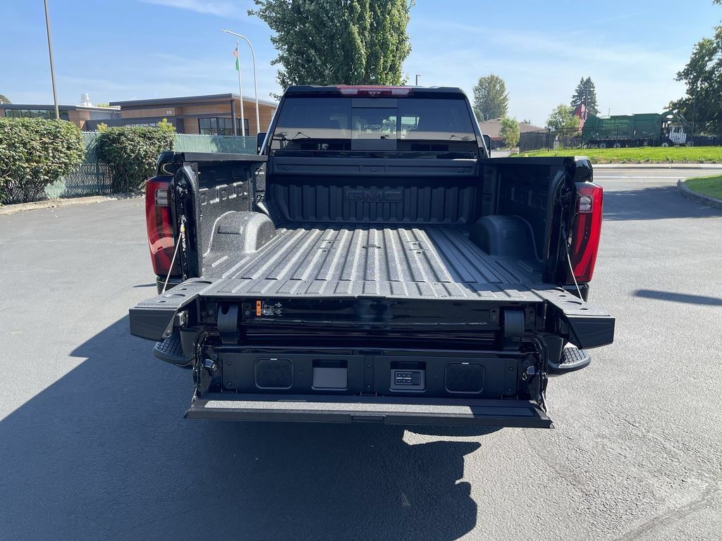 New 2026 GMC Sierra 3500 Denali Ultimate w/ LPO, Black Badging Package AWD/4WD image 27