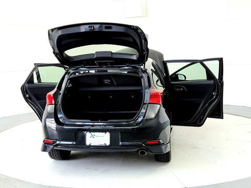 Used 2018 Toyota Corolla iM w/ All-Weather Mat Package FWD image 11