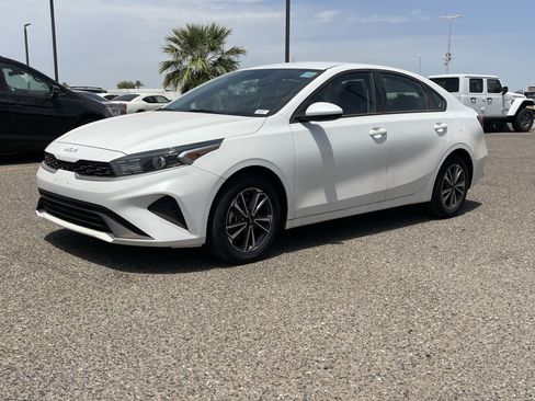 Certified 2024 Kia Forte LXS FWD image 2
