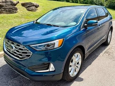 Used 2020 Ford Edge Titanium w/ Equipment Group 301A AWD/4WD image 2