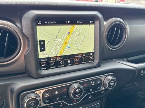 Used 2023 Jeep Gladiator Sport AWD/4WD image 31