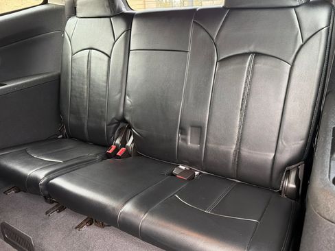 Used 2017 Chevrolet Traverse LT w/ Traveler's Package image 15