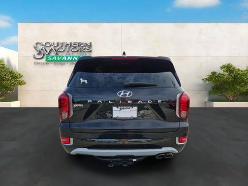 Used 2022 Hyundai Palisade Limited w/ Winter Package FWD image 4