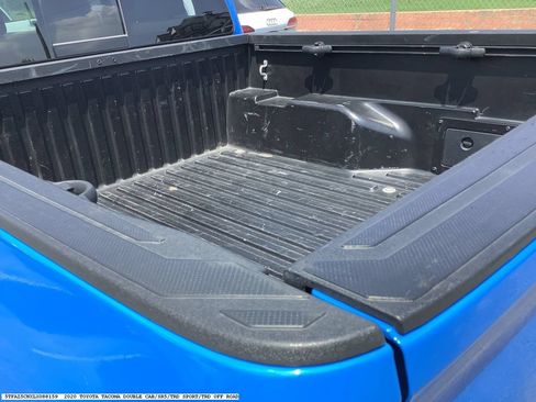 Used 2020 Toyota Tacoma SR5 RWD image 10