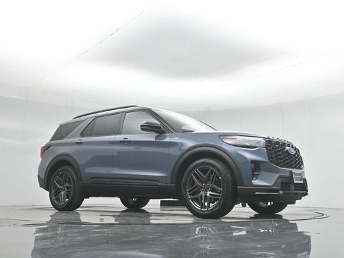 New 2026 Ford Explorer ST-Line RWD image 3
