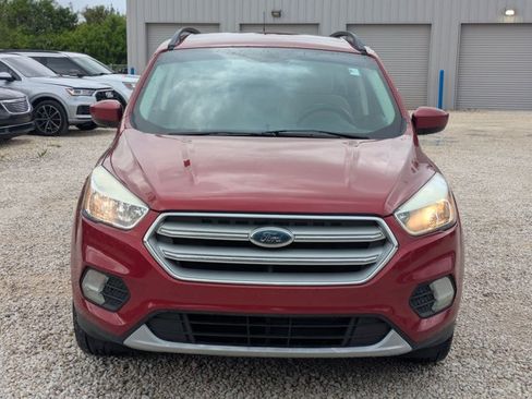 Used 2018 Ford Escape SE w/ SE Sync 3 Package FWD image 2