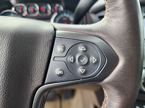 Used 2016 Chevrolet Suburban LT image 32