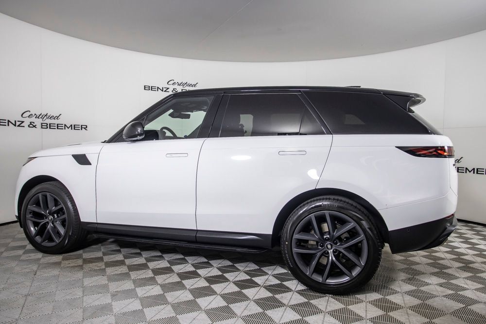 Used 2024 Land Rover Range Rover Sport SE AWD/4WD image 9