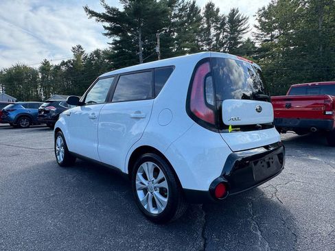 Used 2016 Kia Soul + image 9