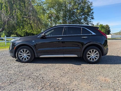 Used 2020 Cadillac XT4 Premium Luxury w/ Driver Awareness Package FWD image 9