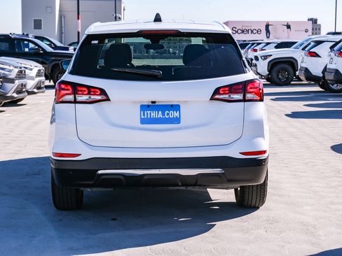 Used 2024 Chevrolet Equinox LT AWD/4WD image 5
