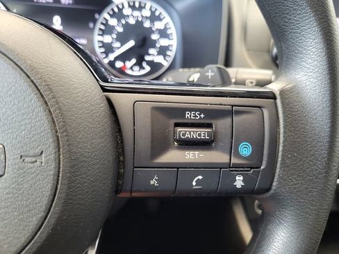 Used 2021 Nissan Rogue SV FWD image 17
