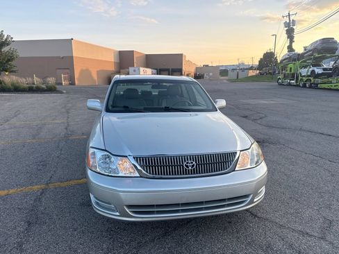 Used 2000 Toyota Avalon XL w/ Option Pkg 3 FWD image 16
