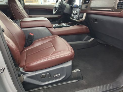 Used 2024 Ford Expedition Max Limited image 34