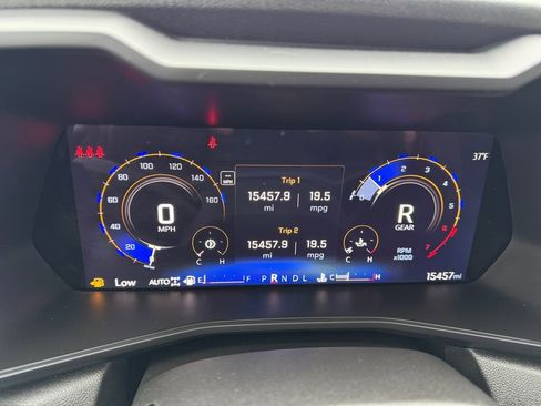 Used 2024 Chevrolet Colorado W/T w/ Safety Package image 18