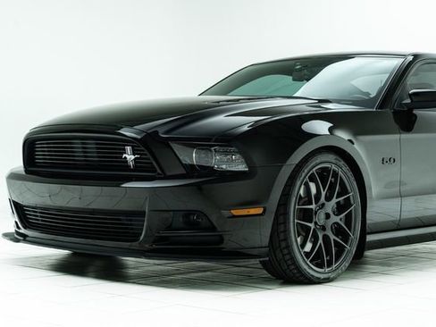 Used 2013 Ford Mustang GT Premium image 10