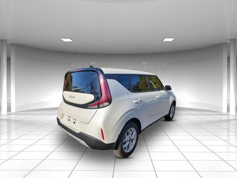 New 2025 Kia Soul LX image 3