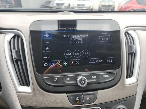 Used 2022 Chevrolet Malibu LT FWD image 25