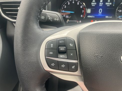 Used 2023 Ford Explorer XLT w/ Equipment Group 202A AWD/4WD image 25