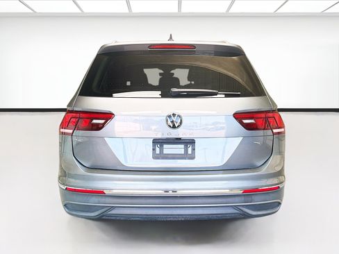 Used 2023 Volkswagen Tiguan SE FWD image 5