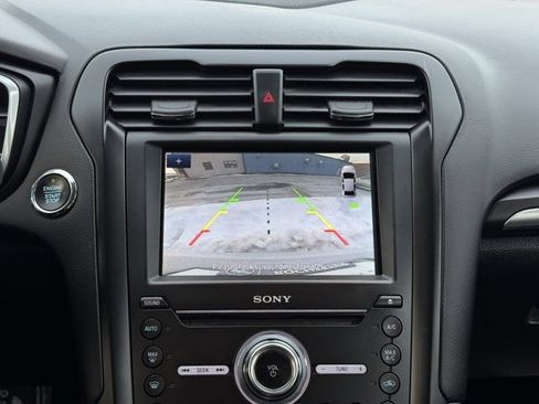 Used 2020 Ford Fusion Energi Titanium image 4