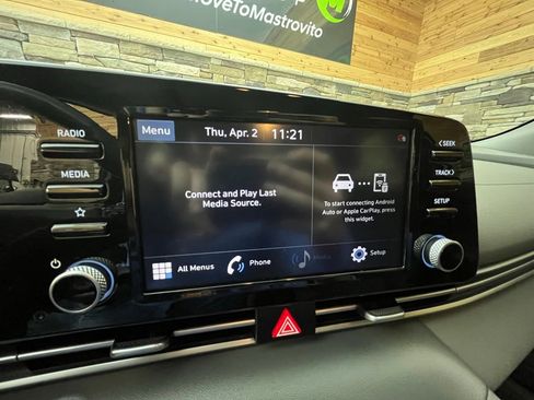 Used 2022 Hyundai Elantra SEL w/ Convenience + Premium Package image 16