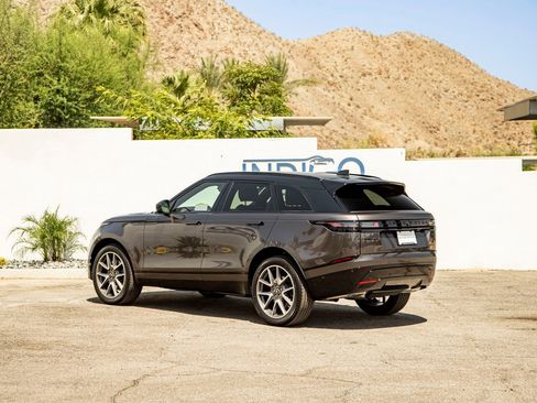 New 2026 Land Rover Range Rover Velar Dynamic SE image 9