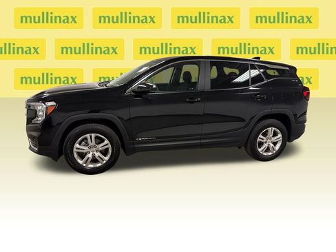 Used 2024 GMC Terrain SLE AWD/4WD image 9