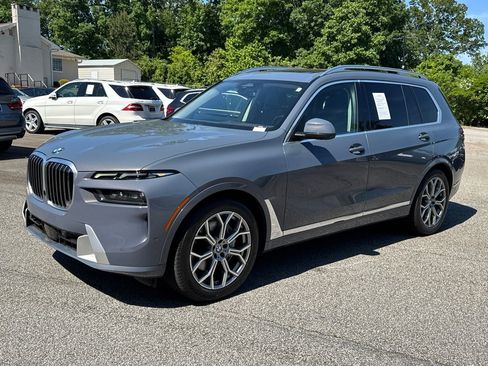 Used 2023 BMW X7 xDrive40i AWD/4WD image 3