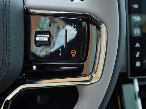 Used 2026 Land Rover Range Rover Velar Dynamic SE image 17