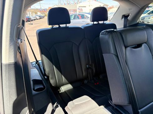 Used 2017 Audi Q7 3.0T Premium Plus w/ Premium Plus Package image 30