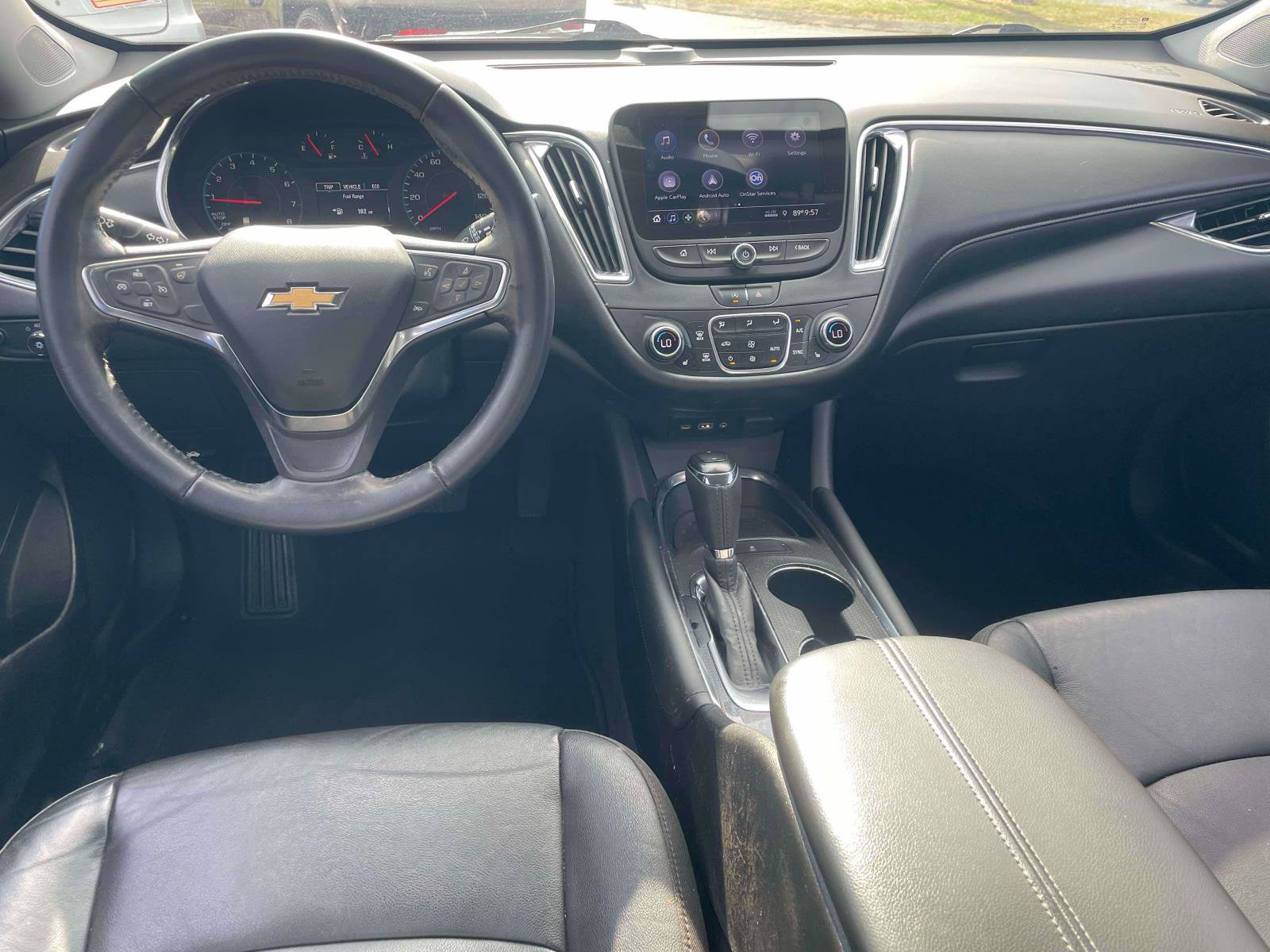 Used 2020 Chevrolet Malibu LT w/ Leather Package FWD image 16