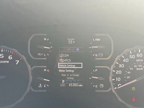 Used 2021 Toyota Tundra SR5 w/ TRD Off-Road Package image 10