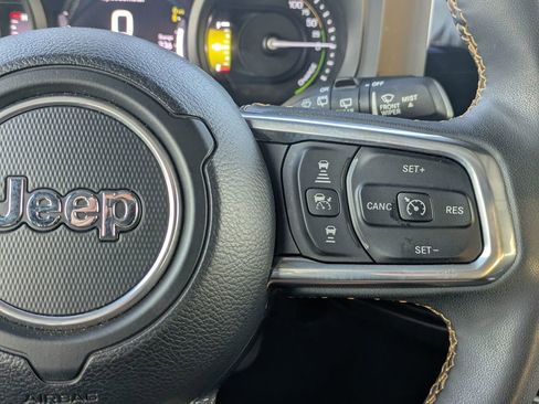 Used 2024 Jeep Wrangler Unlimited Sahara image 26