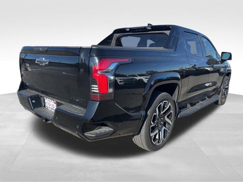 Used 2024 Chevrolet Silverado EV RST AWD/4WD image 5