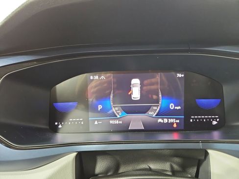 Certified 2024 Volkswagen Taos SE w/ Panoramic Sunroof Package image 18