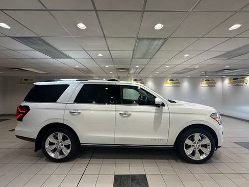 Used 2023 Ford Expedition Limited AWD/4WD image 3