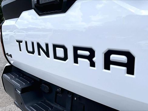 Used 2024 Toyota Tundra SR5 w/ SR5 Convenience Package AWD/4WD image 10