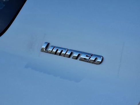 Used 2022 Toyota 4Runner Limited AWD/4WD image 27