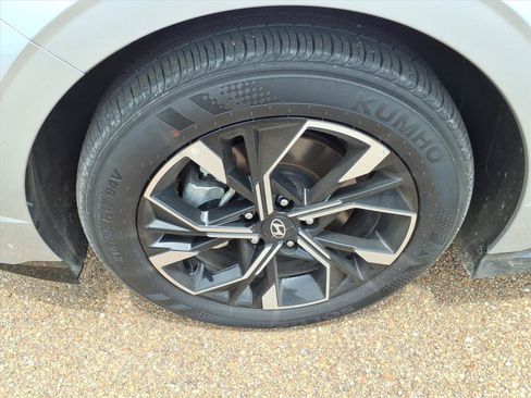Used 2025 Hyundai Sonata SEL FWD image 9