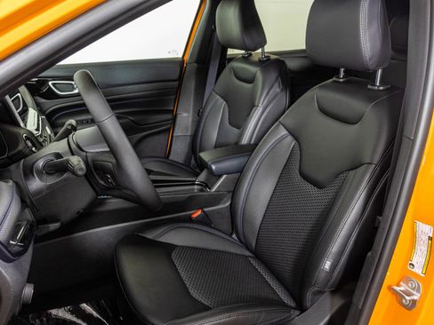 New 2026 Jeep Compass Latitude image 15