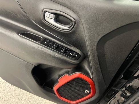 Used 2019 Jeep Renegade Trailhawk w/ Cold Weather Group II image 20