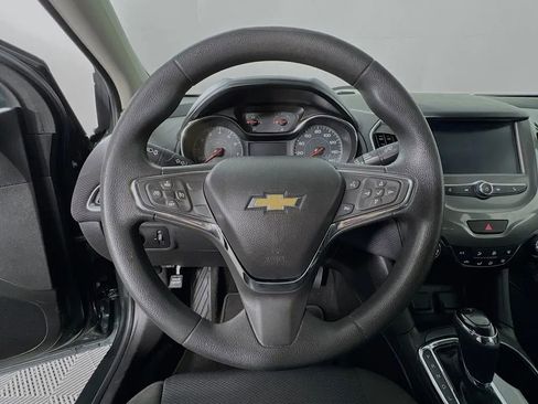Used 2017 Chevrolet Cruze LT image 12