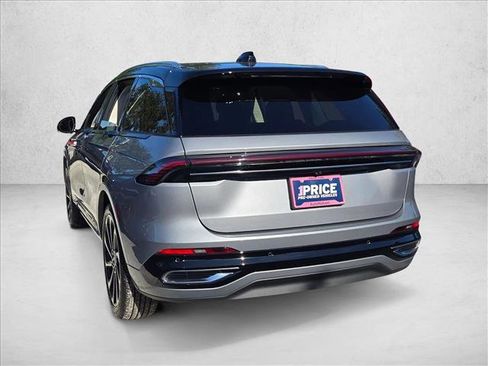 Used 2025 Lincoln Nautilus Black Label image 7